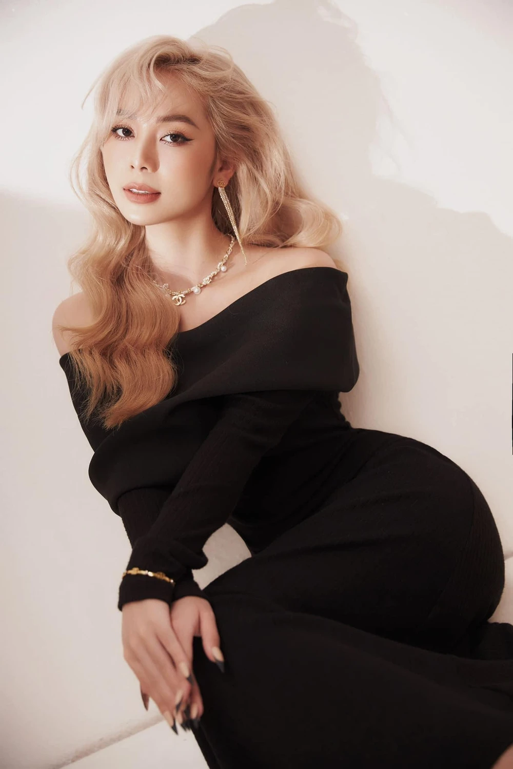 Tuy nhiên nhan sắc ấn tượng cùng việc thể hiện những thử thách xuất sắc, Hoàng Kim Chi đã ghi danh vào top 53 thí sinh của vòng chung kết Miss Grand Vietnam 2022. Khán giả mong chờ cô sẽ đột phá hơn nữa tại các vòng tiếp theo của cuộc thi.