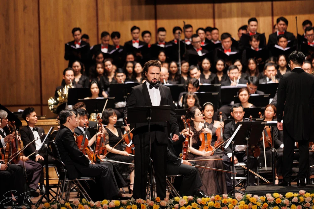 Một tiết mục tại đêm diễn. Ảnh: TRẦN HOÀNG SƠN