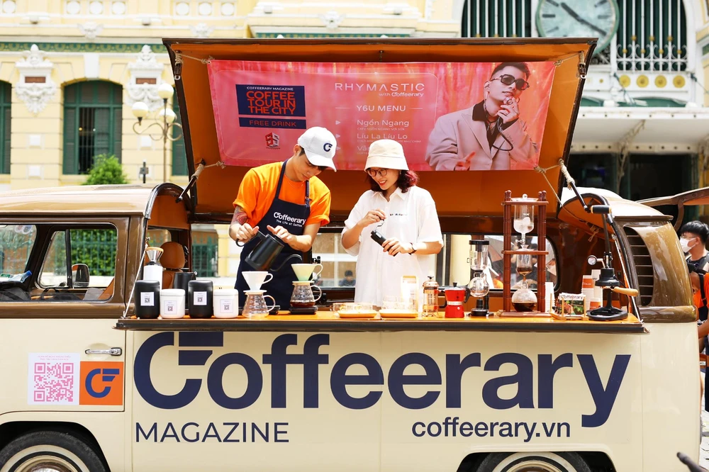 Nhiều khán giả đến thưởng thức âm nhạc và trải nghiệm pha chế cà phê. Ảnh: BTC.