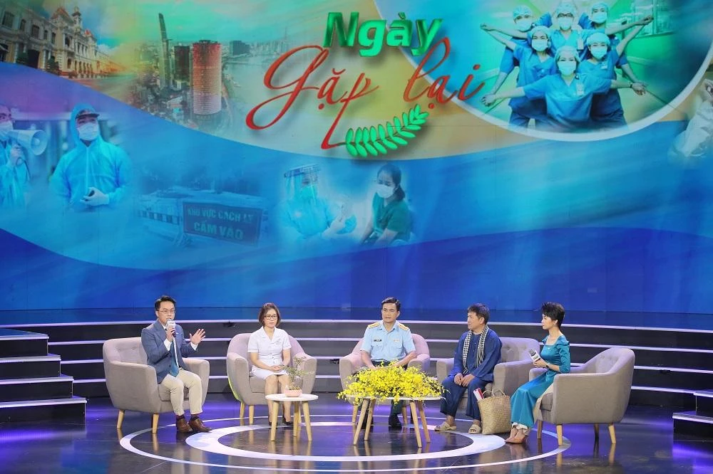 Trong những màu áo đại diện cho những lực lượng khác nhau, mỗi khách mời đã mang đến những câu chuyện lần đầu mới kể. Ảnh: NGUYỄN HOÀNG