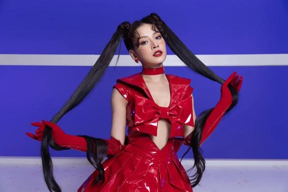 Chi Pu xin lỗi khán giả đồng thời tuyên bố ngừng ra mắt album đầu tay. Ảnh: FBNV