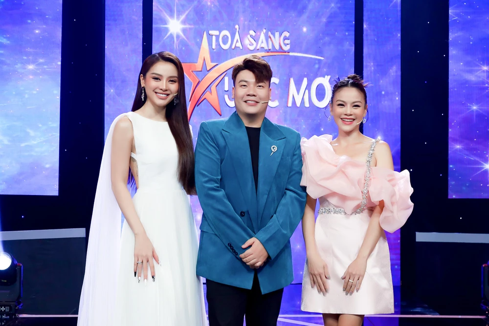 Bộ 3 giám khảo Phương Trinh Jolie, Hamlet Trương và Hải Yến Idol (từ trái sang). Ảnh: NSX