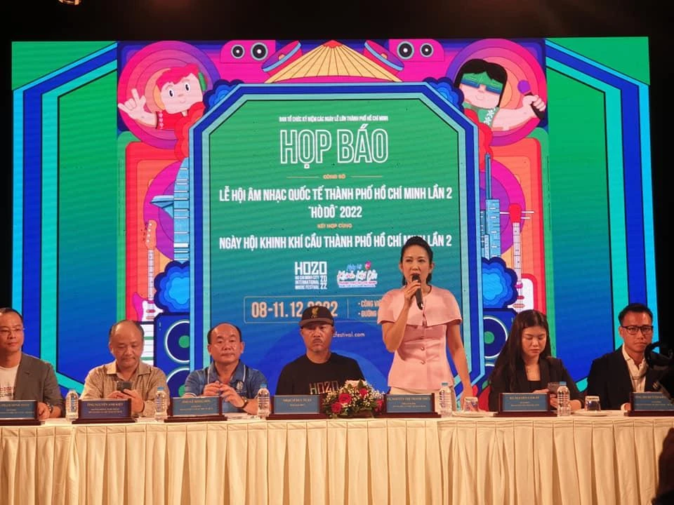 NSƯT Thanh Thúy chia sẻ tại buổi họp báo. Ảnh: VĂN HÀ