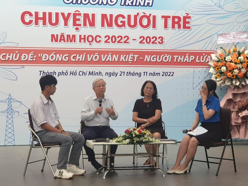 Ông Phạm Chánh Trực chia sẻ tại buổi giao lưu. Ảnh: HÀ NGUYỄN