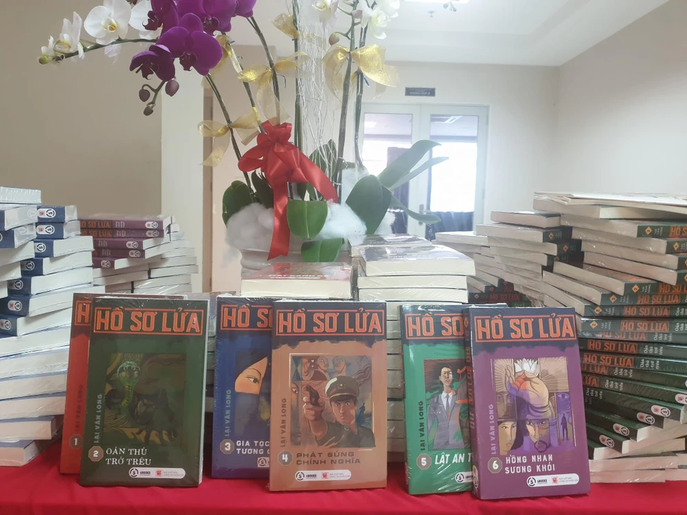 Bộ tiểu thuyết hình sự 'Hồ sơ lửa' nhiều tập nhất Việt Nam