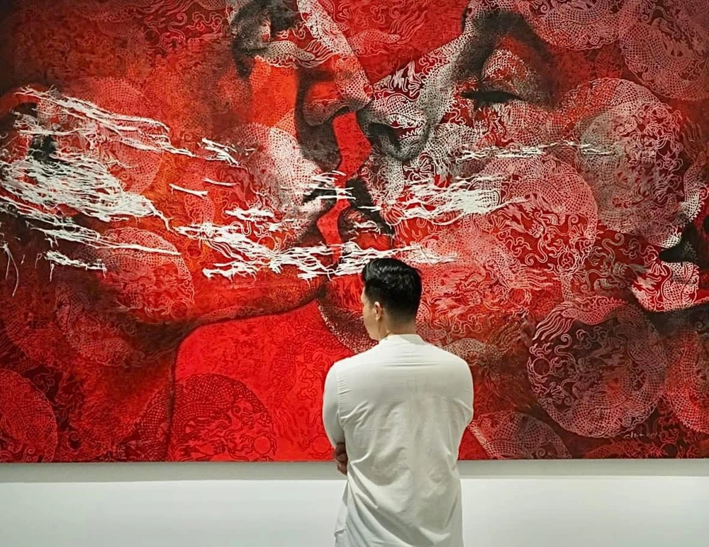 Khán giả yêu hội họa để thưởng lãm tranh. Ảnh: BTC Khán giả yêu hội họa để thưởng lãm tranh. Ảnh: BTC