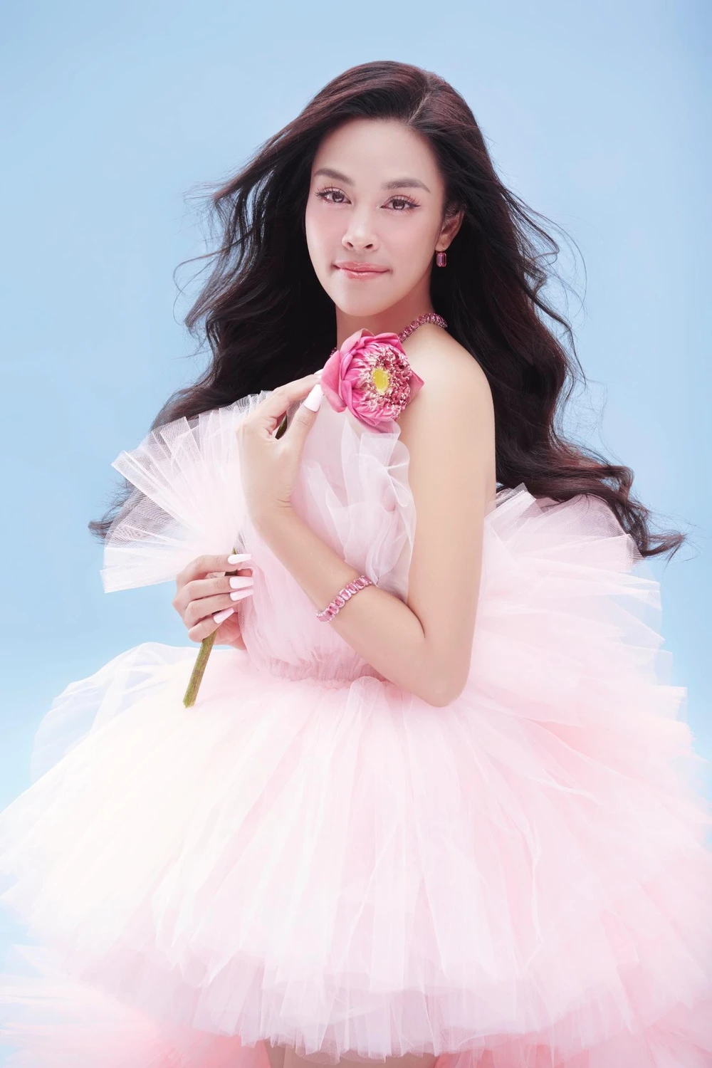 Osen Ngọc Mai sẽ song ca cùng tượng đài âm nhạc thế giới Babyface tại Hò dô. Ảnh: NSCC