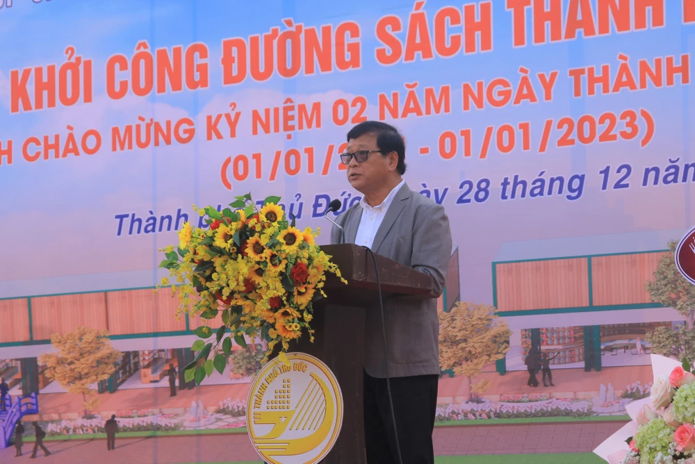 Ông Lê Hoàng, Phó Chủ tịch Hội Xuất bản Việt Nam chia sẻ về dự án Đường sách. Ảnh: VÕ THƠ Ông Lê Hoàng, Phó Chủ tịch Hội Xuất bản Việt Nam chia sẻ về dự án Đường sách. Ảnh: VÕ THƠ