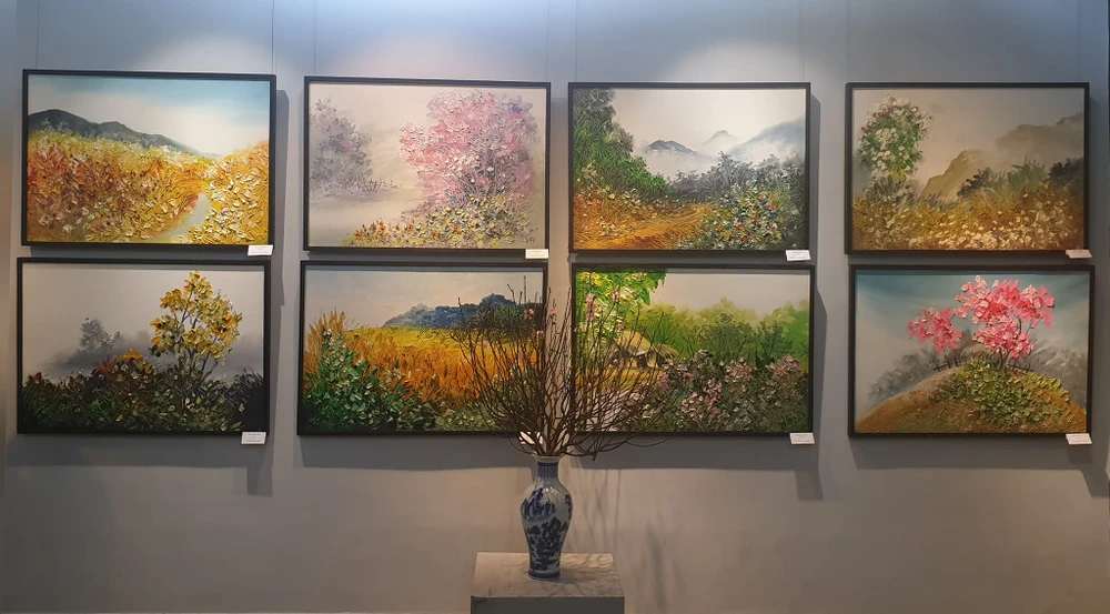 Bộ tranh chủ đề mùa xuân của hoạ sĩ Nguyễn Như Khôi. Ảnh: HÀ NGUYỄN