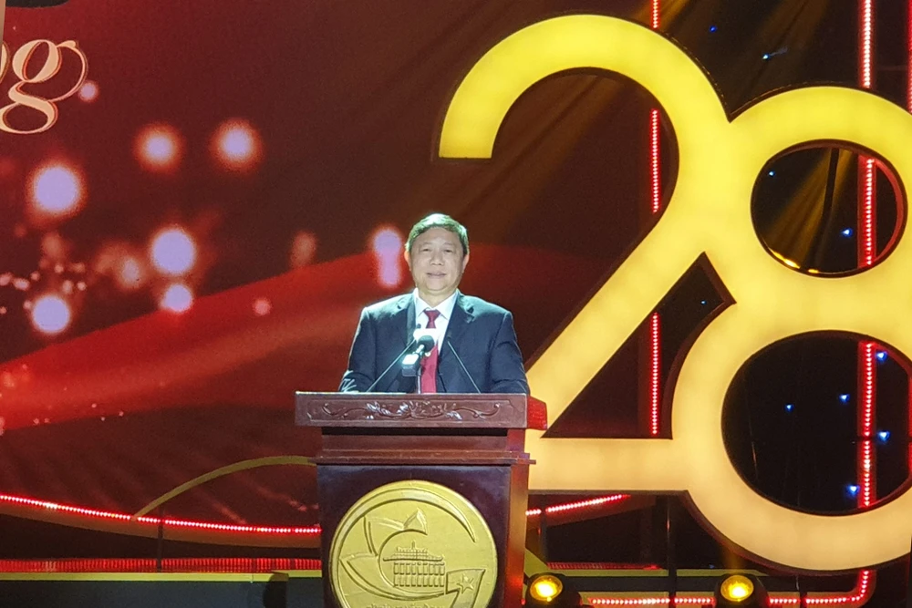 Mai Vàng 2022: NSND Lệ Thủy được vinh danh Nghệ sĩ trọn đời vì cộng đồng; Ngô Kiến Huy 2 năm liên tiếp lập 'cú đúp' ảnh 2 Mai Vàng 2022: NSND Lệ Thủy được vinh danh Nghệ sĩ trọn đời vì cộng đồng; Ngô Kiến Huy 2 năm liên tiếp lập 'cú đúp' ảnh 2