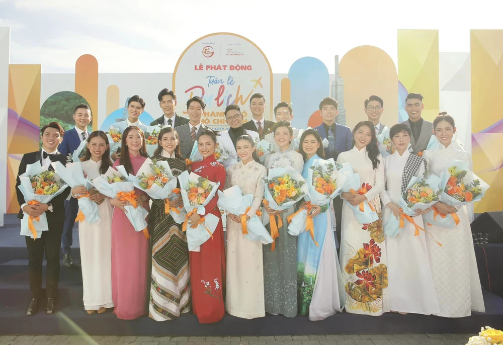 Trọng Hiền cùng Top 24 trở thành Đại sứ Tuần lễ Du lịch TP.HCM 2022.Ảnh: NSX Trọng Hiền cùng Top 24 trở thành Đại sứ Tuần lễ Du lịch TP.HCM 2022.Ảnh: NSX