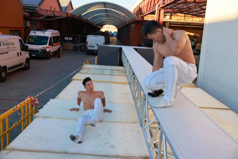 Hai anh em liên tục gặp sự cố trong quá trình tập luyện. Ảnh: NGÔ TRẦN HẢI AN.