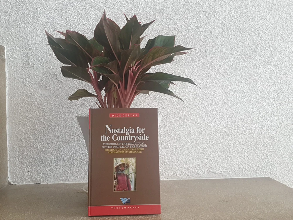 Tác phẩm "Nostalgia for the Contryside" (Tạm dịch: Hoài vọng đồng quê) của tác giả Dick Gebuys. Ảnh: HÀ NGUYỄN