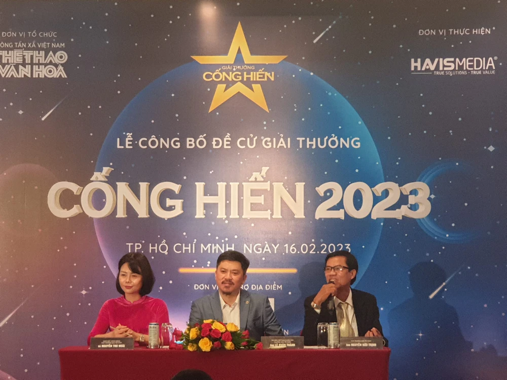 BTC giải đáp các thắc mắc của phóng viên. Ảnh: HÀ NGUYỄN