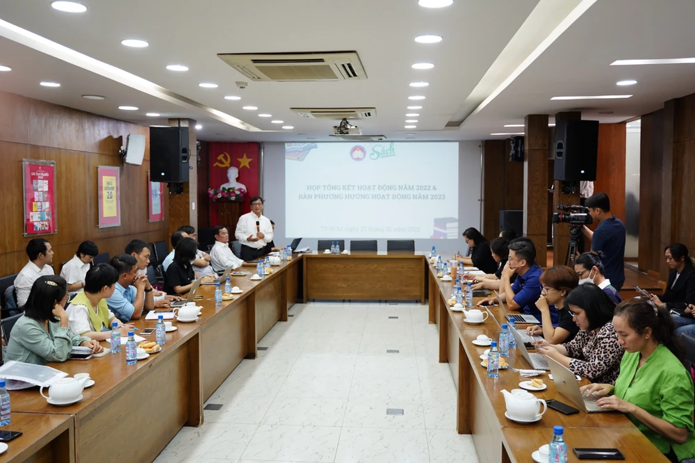 Buổi họp báo của công ty Đường Sách. Ảnh: HÀ NGUYỄN