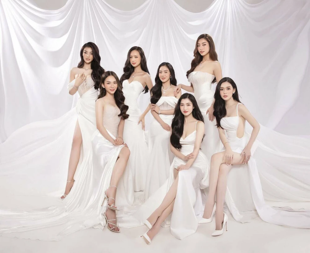 Bà Phạm Kim Dung và các Hoa, Á hậu tại cuộc thi Miss World Vietnam. Ảnh: FBNV Bà Phạm Kim Dung và các Hoa, Á hậu tại cuộc thi Miss World Vietnam. Ảnh: FBNV