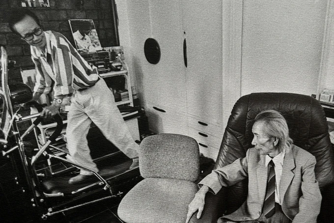 Cố nhạc sĩ Trịnh Công Sơn và cố nhạc sĩ Văn Cao. Ảnh: DƯƠNG MINH LONG