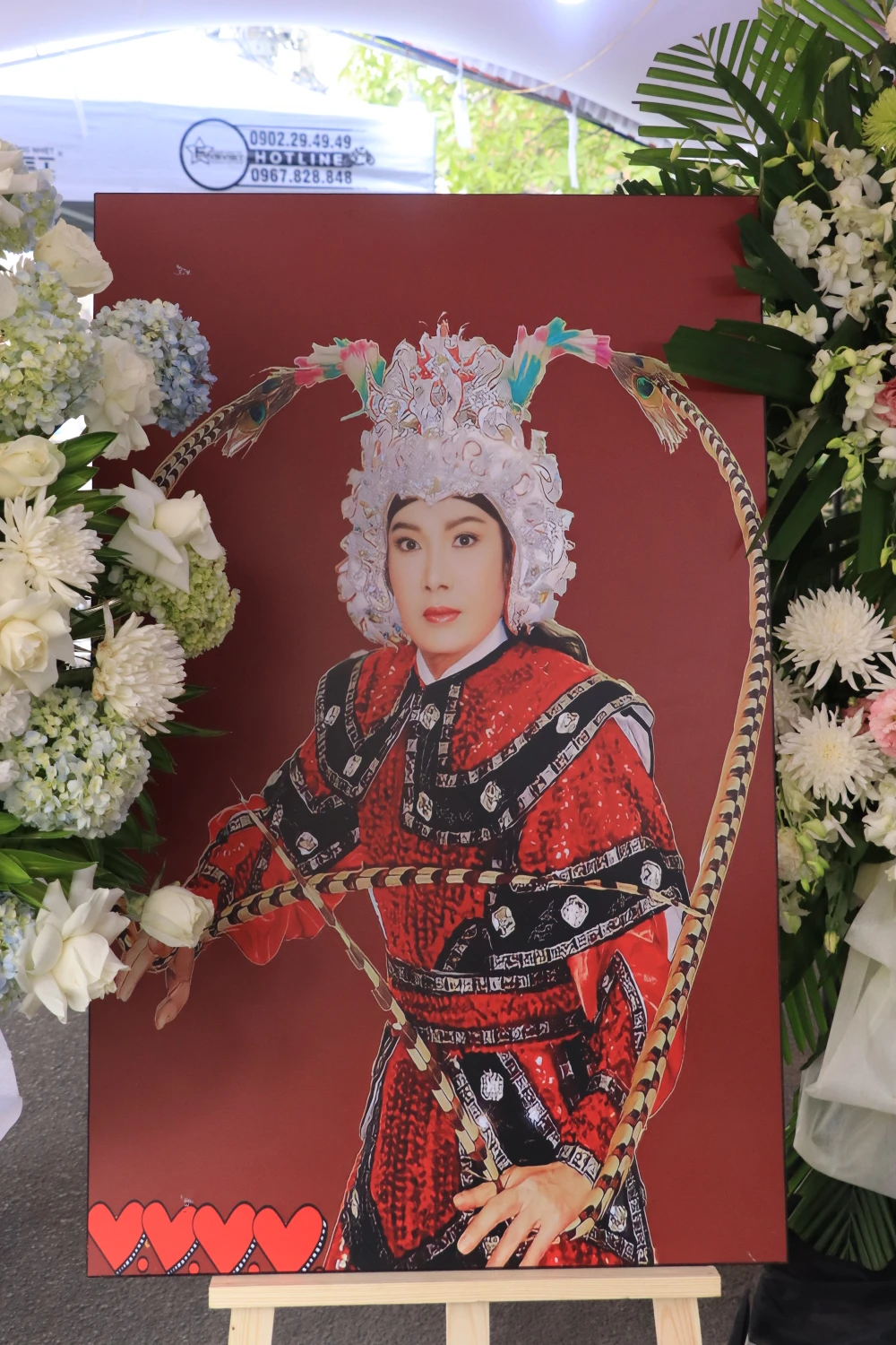 Hình ảnh NSƯT Vũ Linh tại đám tang của anh. Ảnh: HÀ NGUYỄN