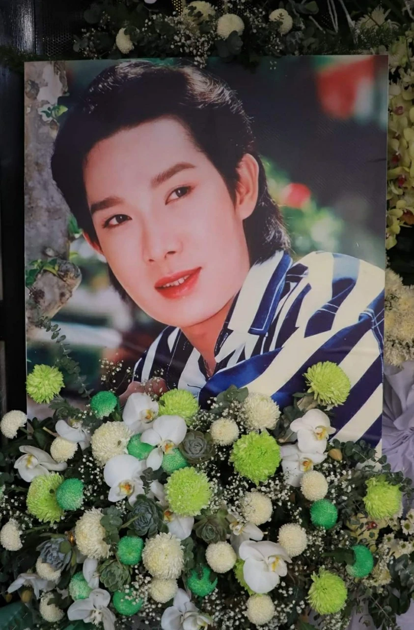 Hình ảnh NSƯT Vũ Linh tại đám tang của ông. Ảnh: HÀ NGUYỄN