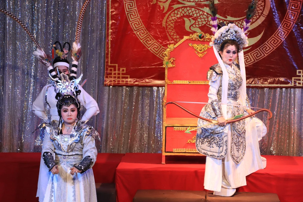 NSƯT Tú Sương và Trinh Trinh. Ảnh: HÀ NGUYỄN