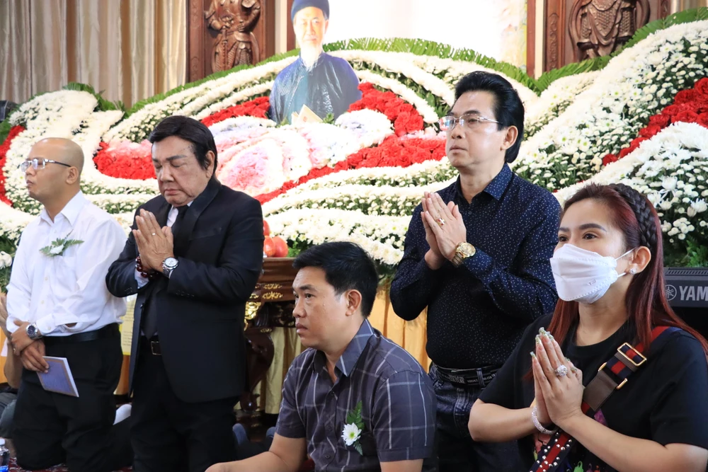 Từ trái sang: NS Phú Quý, Ngân Tuấn và Bình Tinh. Ảnh: H.N