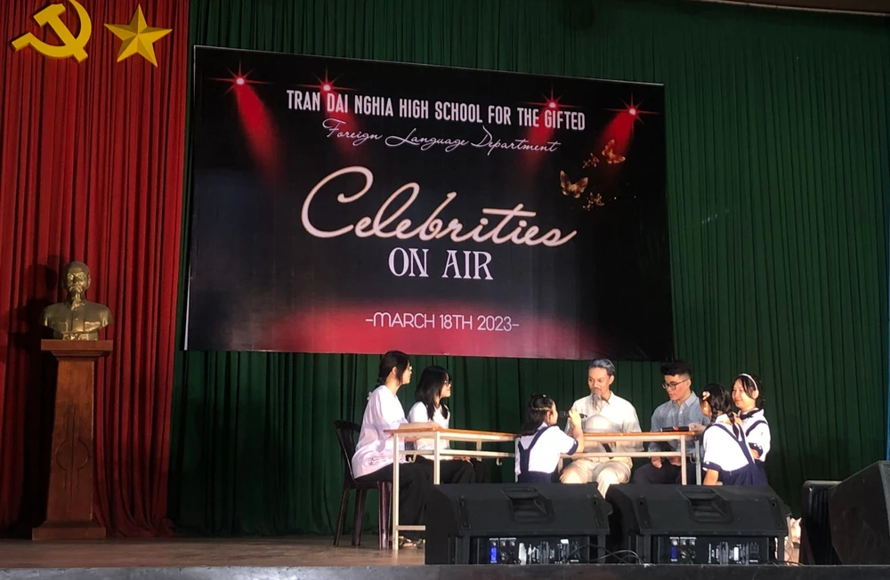 Buổi kể chuyện về Bác Hồ với tác phẩm The Silver Bracelet của các bạn. Ảnh: KHÁNH TRÚC