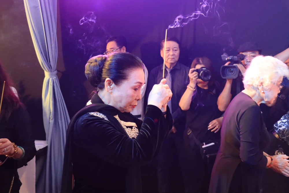 NSND Bạch Tuyết đến tiễn biệt "hội đồng Thăng" Diệp Lang