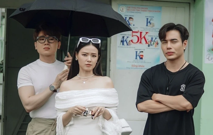 "Khi ta hai lăm" chính thức rời rạp sau vài tuần công chiếu?. Ảnh: NSX "Khi ta hai lăm" chính thức rời rạp sau vài tuần công chiếu?. Ảnh: NSX