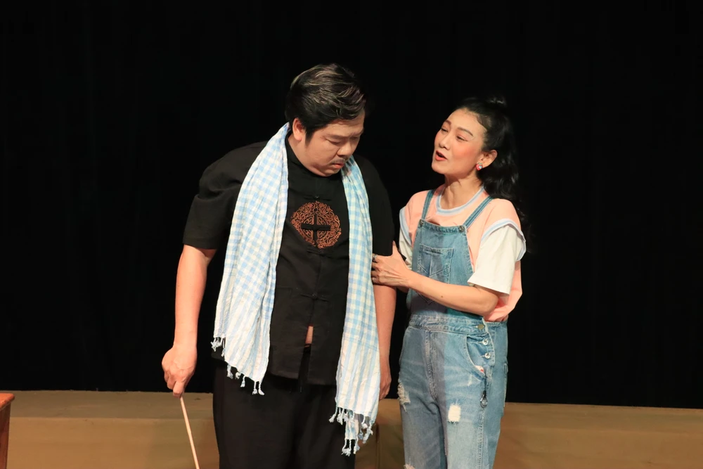 NSUT Mỹ Uyên nhí nhảnh trong vai cô sinh viên trường Sân khấu.