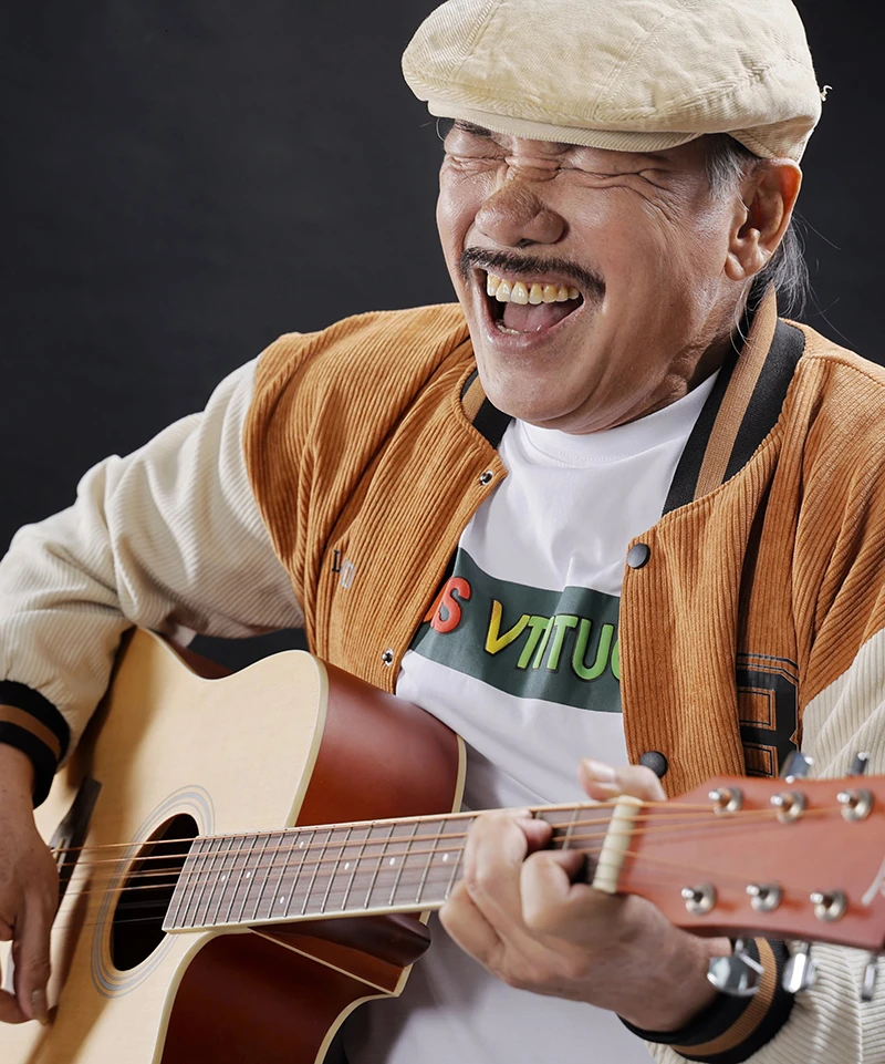 Khánh Thi, Phan Hiển mắc kẹt ở sân bay Đức; Bằng Kiều, Hà Trần tham gia đêm nhạc của Trần Tiến ảnh 2