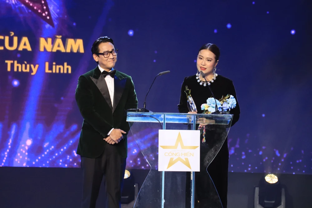 Hoàng Thùy Linh thắng giải "Nữ ca sĩ của năm". Ảnh: HÀ NGUYỄN