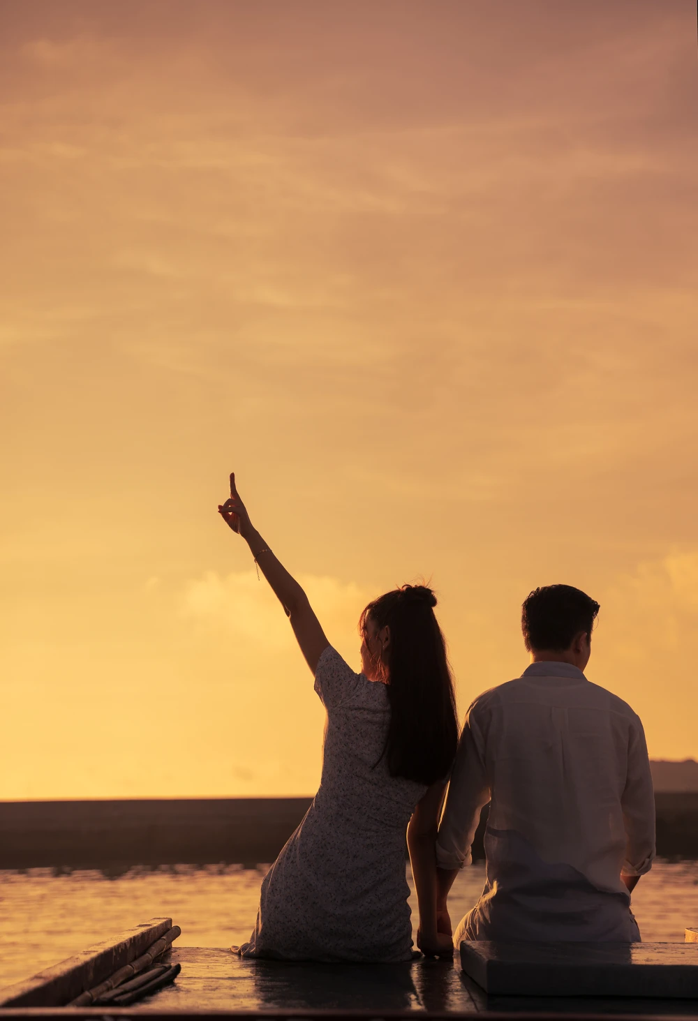 Đáng chú ý, MV cũng đánh dấu lần đầu tiên Phạm Quỳnh Anh và "người tri kỷ" của mình cùng diễn xuất.Tuy nhiên, khuôn mặt bạn diễn nam trong MV này không được hé lộ. Ảnh: NSCC