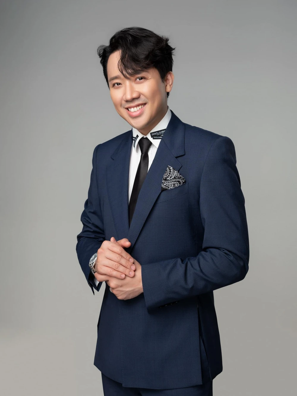 Tuy nhiên, bên cạnh bình luận cho rằng nam nghệ sĩ bận dự án phim nên vắng mặt thì không ít ý kiến hoài nghi cho rằng Trấn Thành bị phản ứng sau lùm xùm chia sẻ về “Hào quang rực rỡ” khiến anh rút khỏi chương trình.