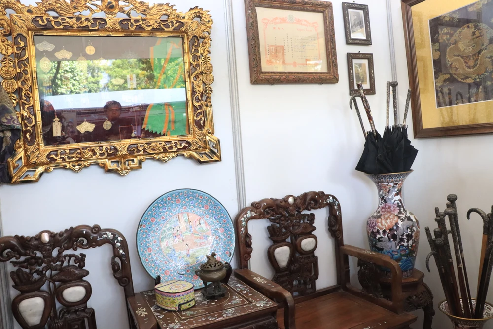 Một góc triển lãm cổ vật