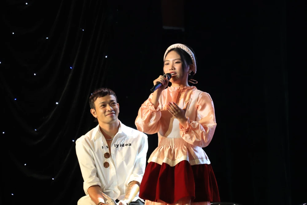 Phương Mỹ Chi chia sẻ tại họp báo. Ảnh: HÀ NGUYỄN