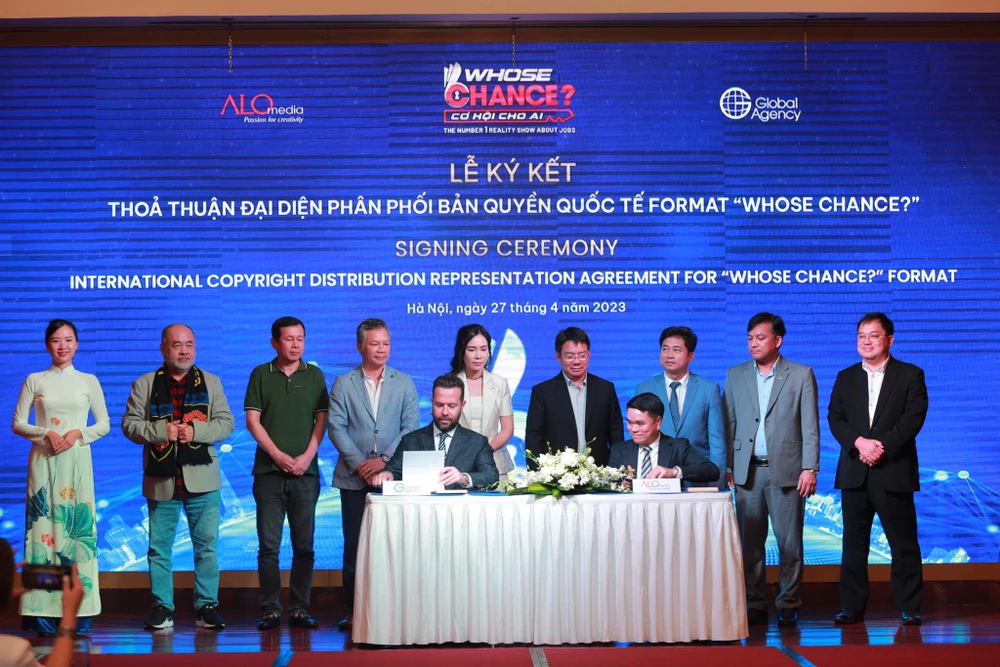 Tại sự kiện đã diễn ra Lễ ký kết Thỏa thuận đại diện phân phối bản quyền quốc tế format “Whose Chance?”giữa Alo Media và Global Agency. Ảnh: BTC