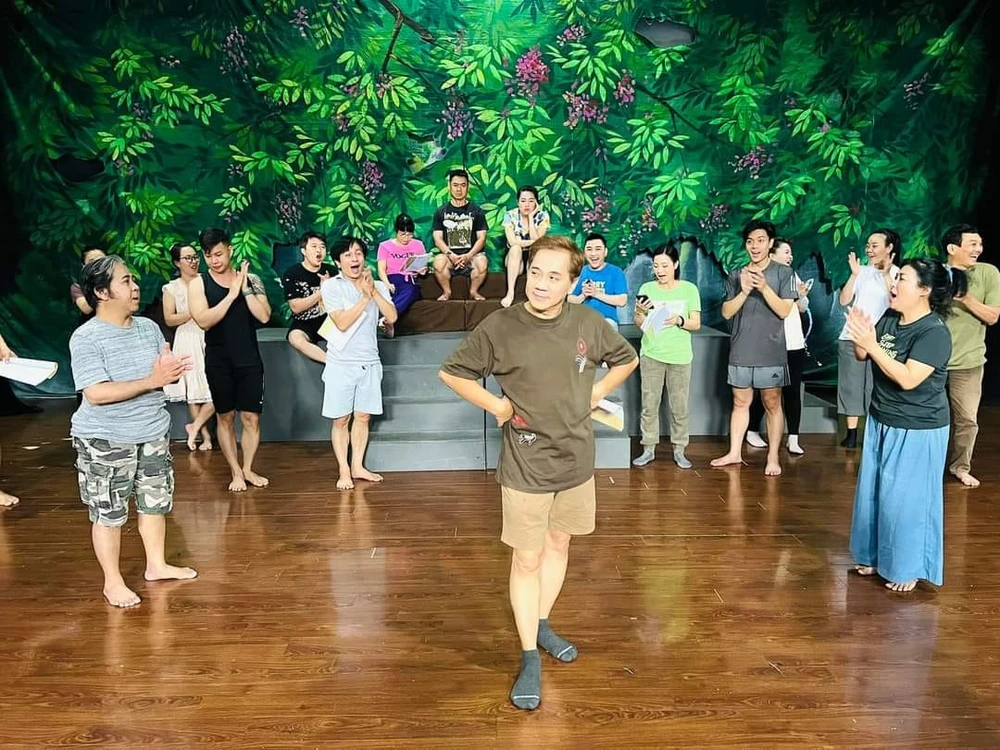 Các nghệ sĩ vẫn đang tích cực tập luyện cho Ngày xửa ngày xưa số 34. Ảnh: Kịch IDECAF