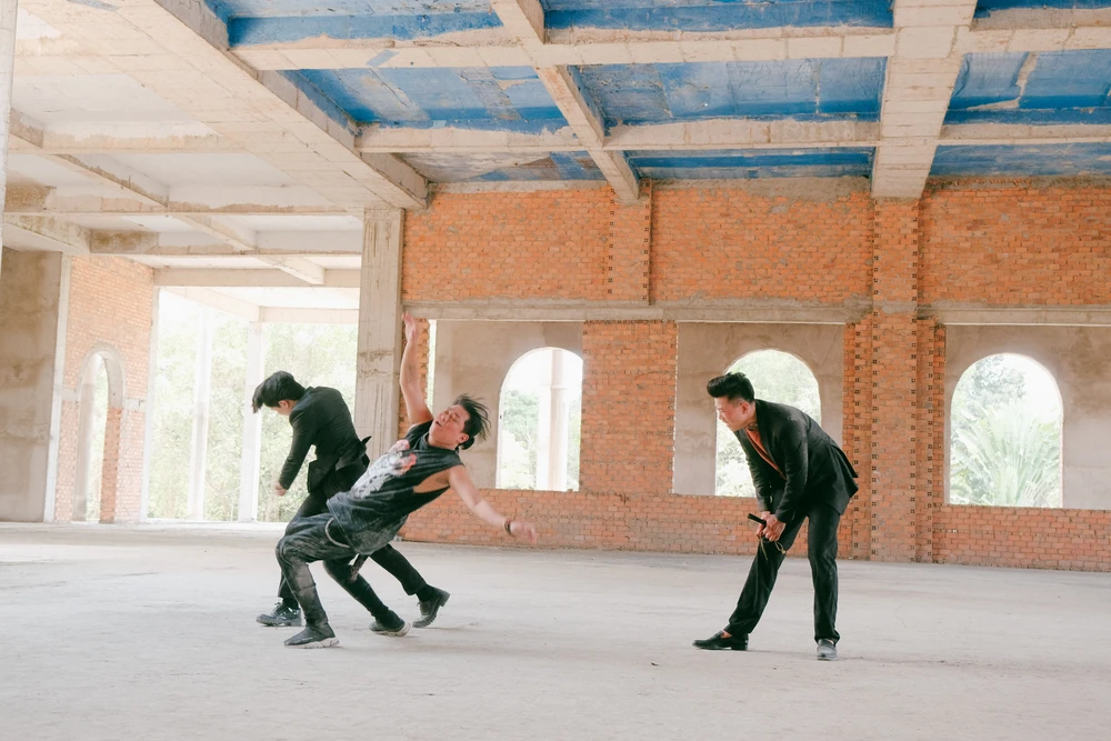 Nhiều cảnh hành động nguy hiểm được Quách Ngọc Tuyên tự mình thực hiện