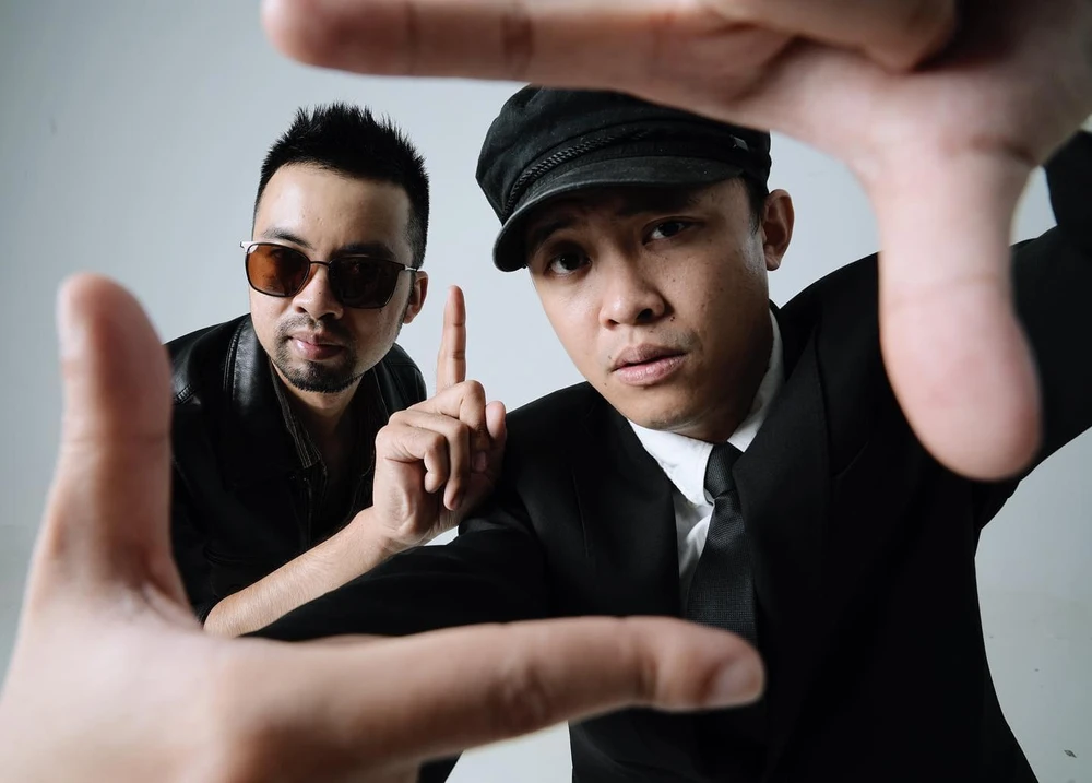 Hai thành viên của nhóm Cá Hồi Hoang. Ảnh: FBNV