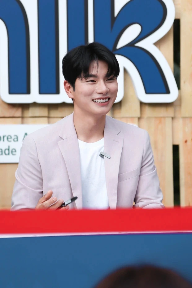 Diễn viên Lee Yi Kyung