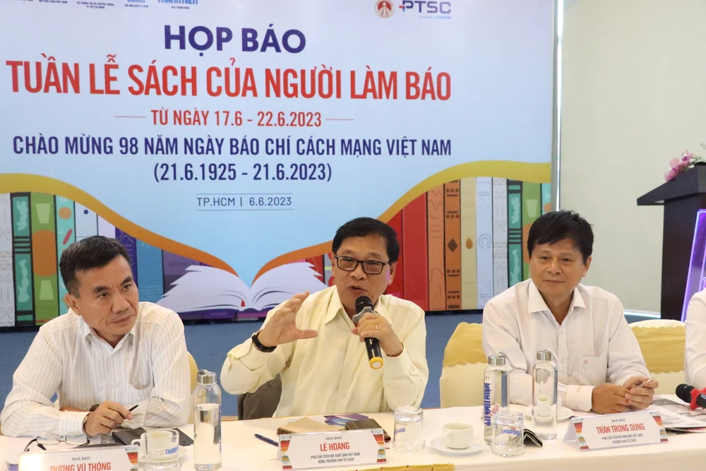 Ông Lê Hoàng, Phó chủ tịch Hội Xuất bản Việt Nam chia sẻ Ông Lê Hoàng, Phó chủ tịch Hội Xuất bản Việt Nam chia sẻ