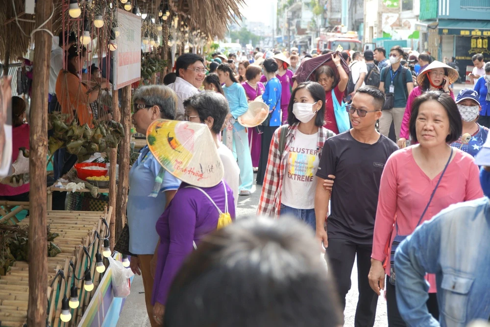 Tuần lễ trái cây "Trên bến dưới thuyền" là đặc trưng văn hoá của quận 8 TP.HCM