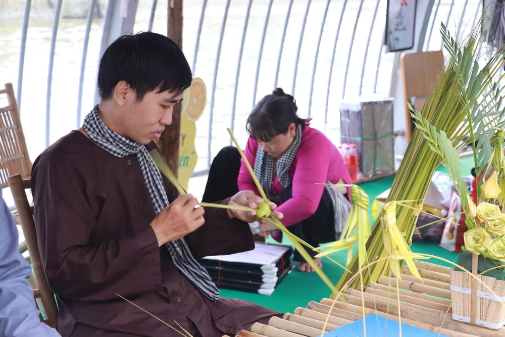 Một số trò chơi dân gian được tái hiện tại không gian tuần lễ trái cây