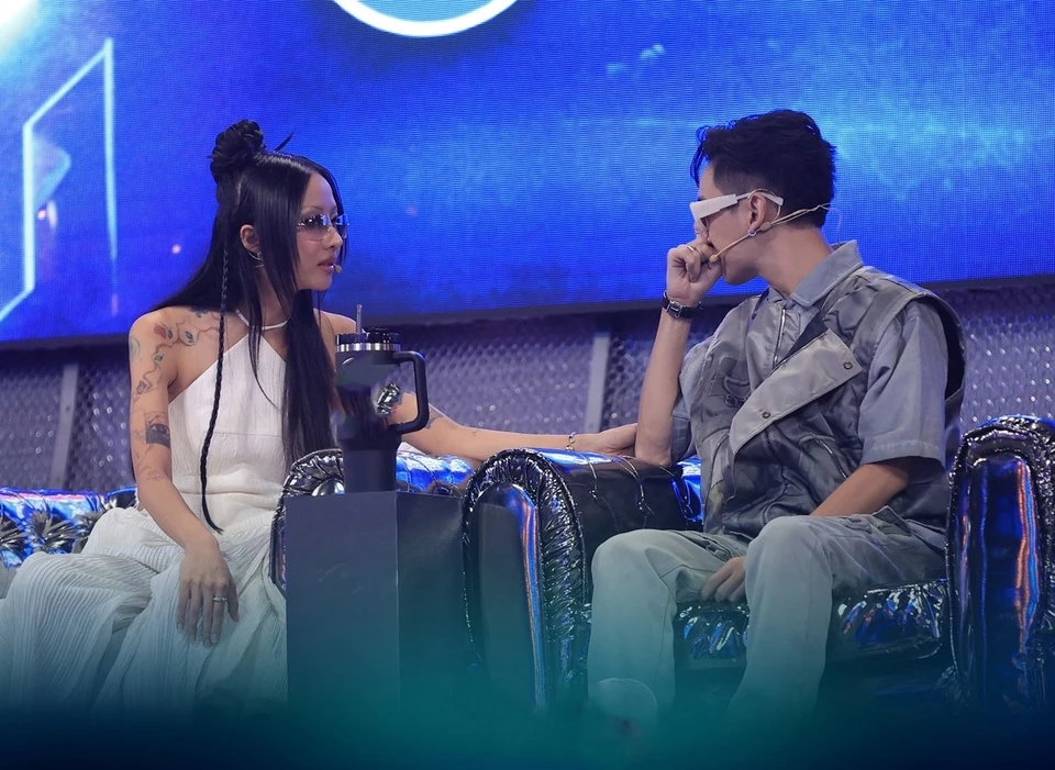 Giám khảo JustaTee xúc động sau phần trình diễn của thí sinh