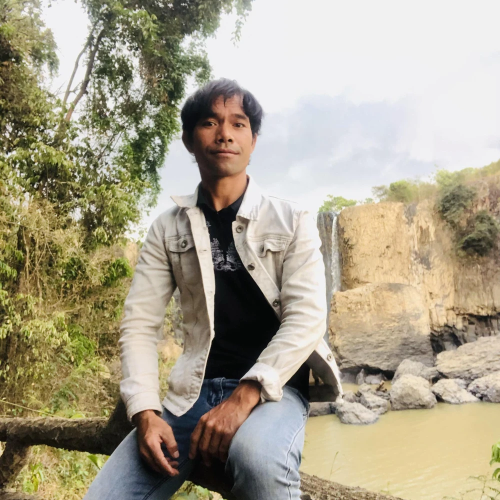 Hiện tại, nam ca sĩ đã rút khỏi showbiz vì lý do sức khoẻ. Thỉnh thoảng nam ca sĩ cũng tham gia sân khấu trong một số chương trình. Ảnh: FBNV