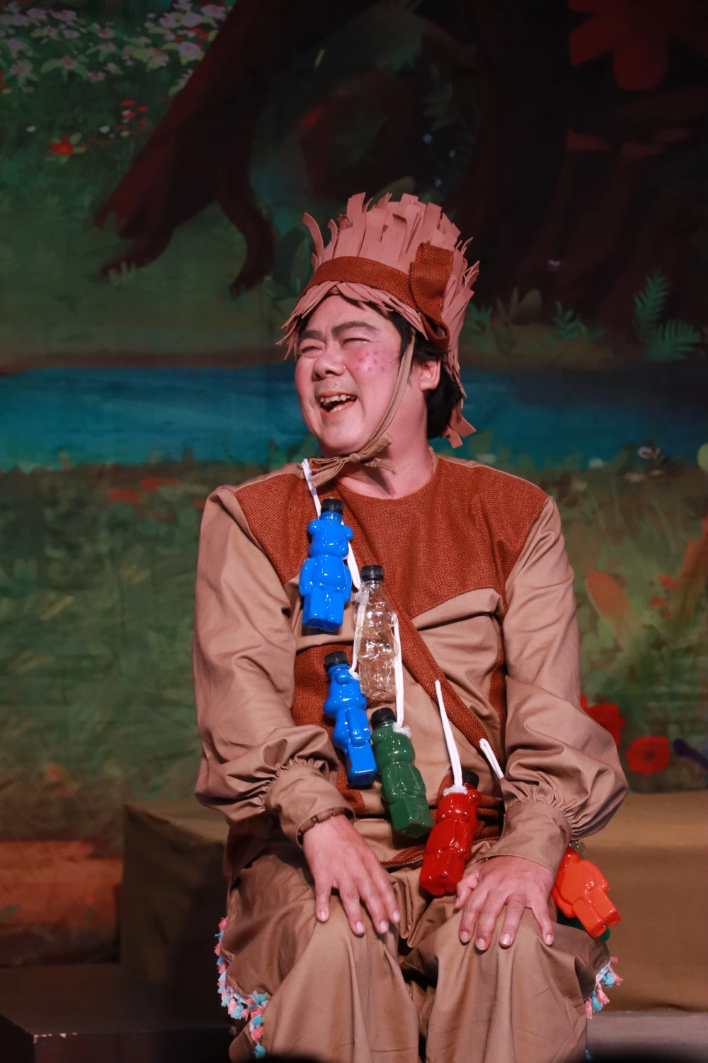 NS Chánh Trực khéo léo khai thác ngoại hình, nét diễn khuôn mặt khiến khán giả bật cười