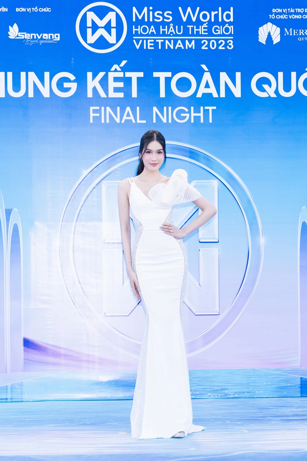 Á hậu Phương Anh.