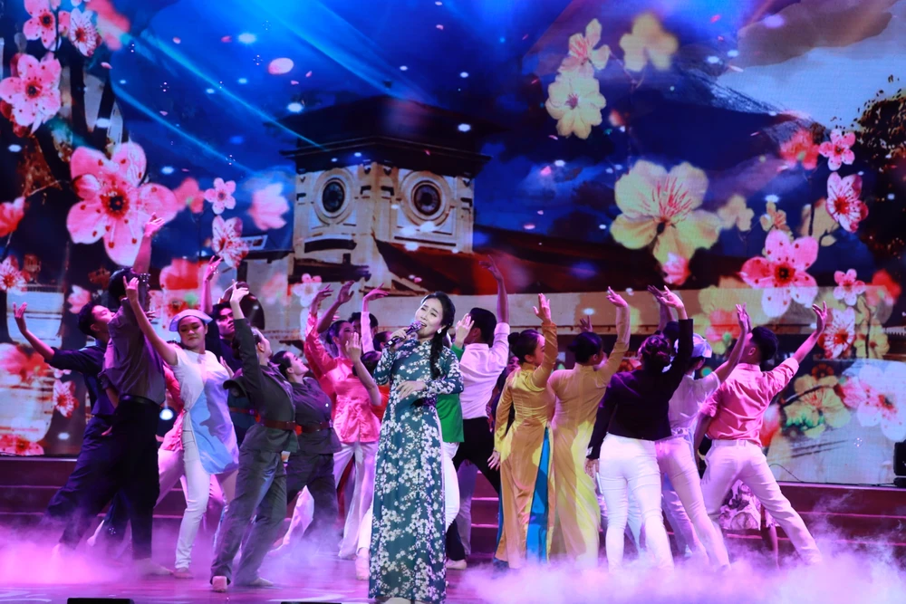 Xúc động đêm nhạc tưởng nhớ cố nhạc sĩ Tôn Thất Lập ảnh 9