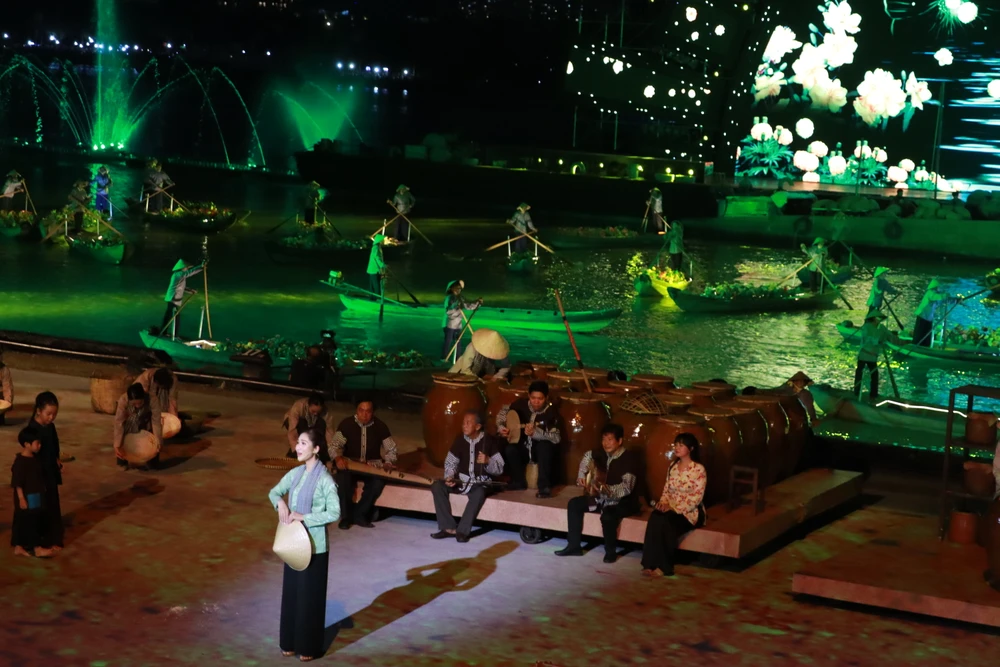 Từng câu hò, điệu lý cùng hình ảnh quen thuộc khiến người xem nao lòng