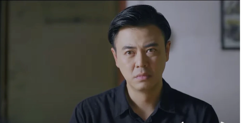 Nhân vật do Tuấn Tú đảm nhận bị chê hèn hạ sau khi mắng em trai. Ảnh: Chụp màn hình